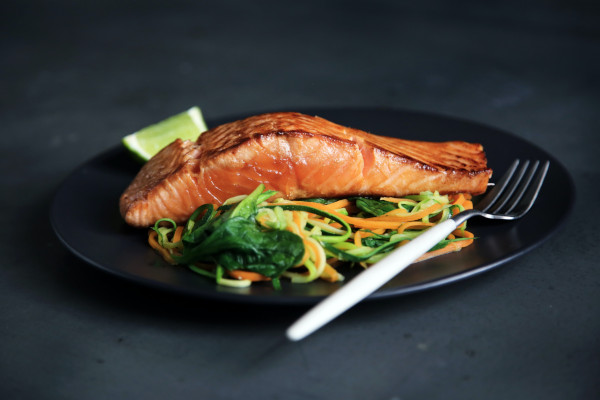 Gesundes_Rezept_Lachs_mit_Zoodles