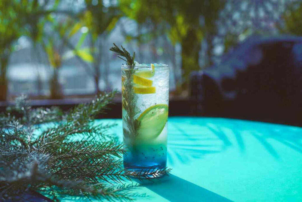 sommergetraenke-butterfly-pea-tea